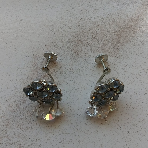 Vintage Blue Crystal Costume Crank Earrings - Picture 10 of 14